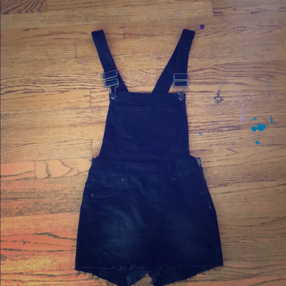 Overall shorts